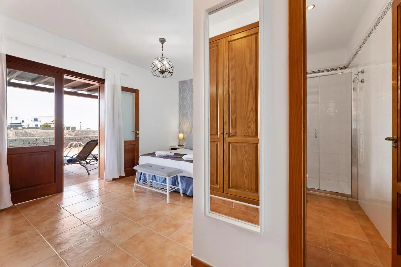 Lanzarote Villa 3 Islas - Pool Heated 普拉亚布兰卡