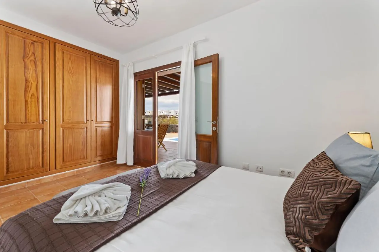 Lanzarote Villa 3 Islas - Pool Heated 普拉亚布兰卡