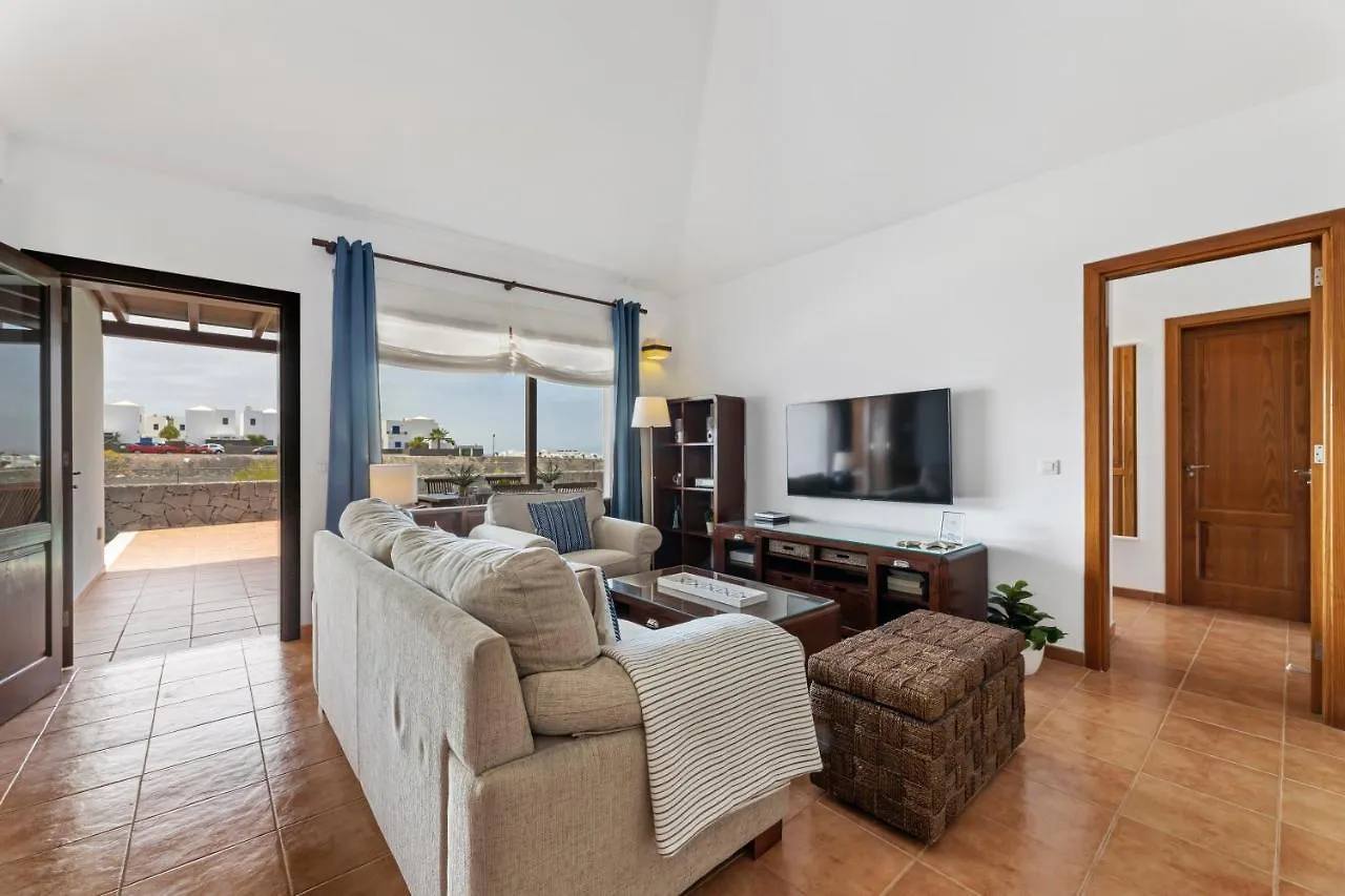 Lanzarote Villa 3 Islas - Pool Heated 普拉亚布兰卡